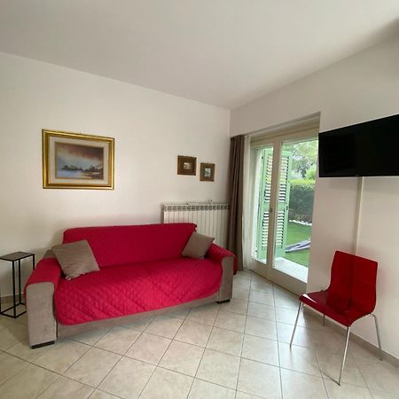 Alma Apartment Сирмионе Екстериор снимка