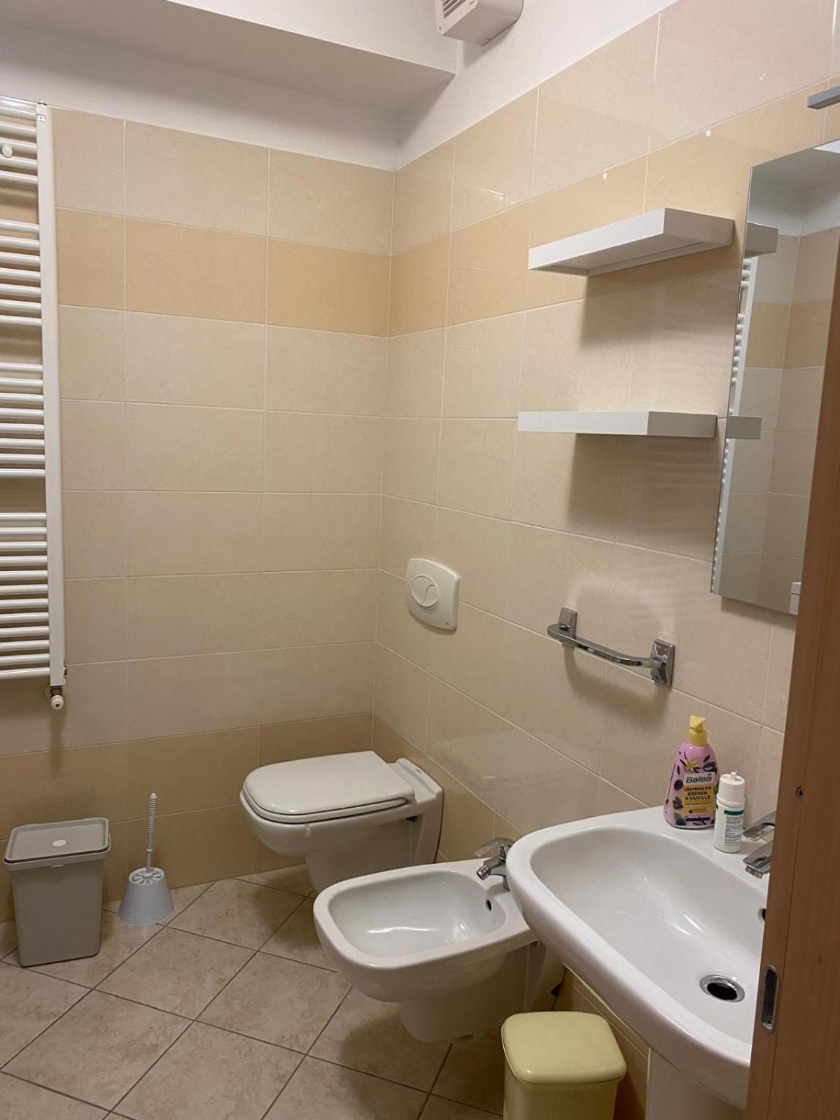 Alma Apartment Сирмионе Стая снимка