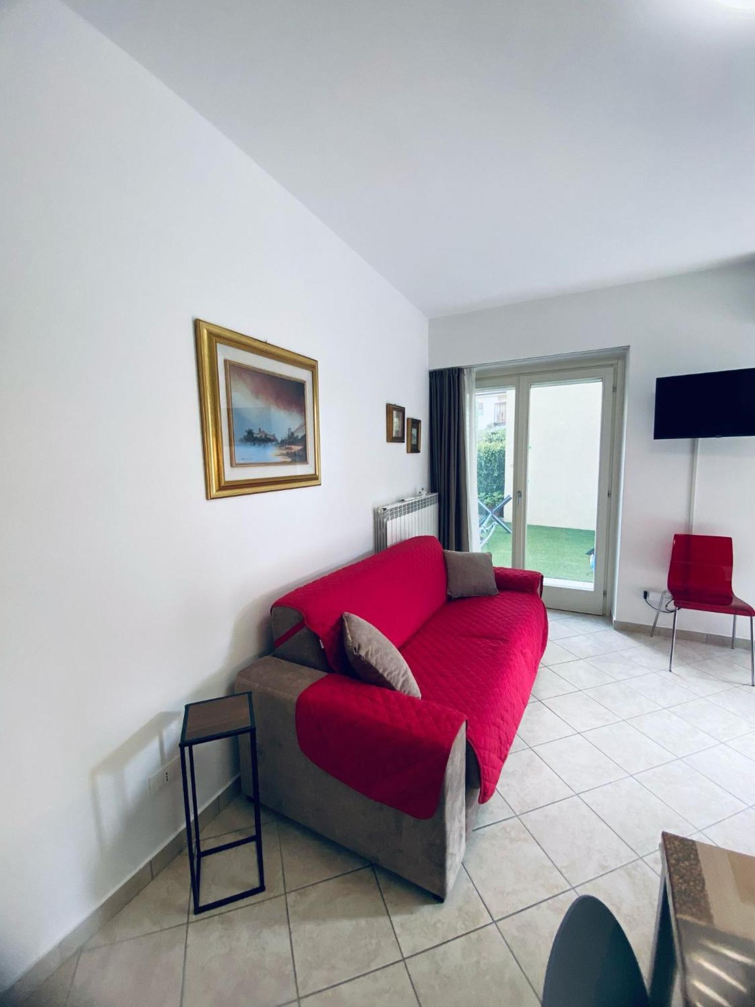Alma Apartment Сирмионе Екстериор снимка