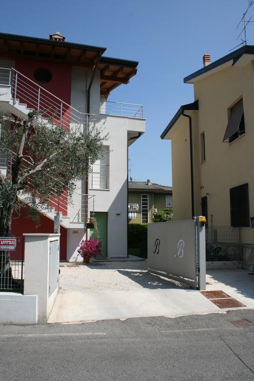 Alma Apartment Сирмионе Екстериор снимка