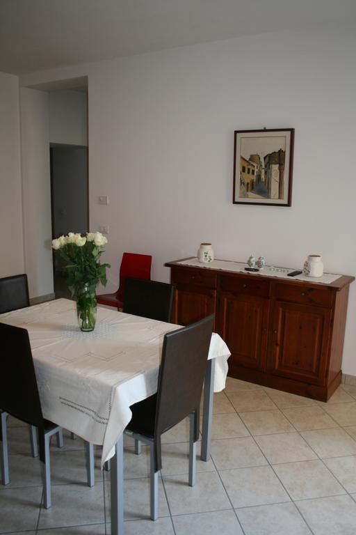 Alma Apartment Сирмионе Екстериор снимка