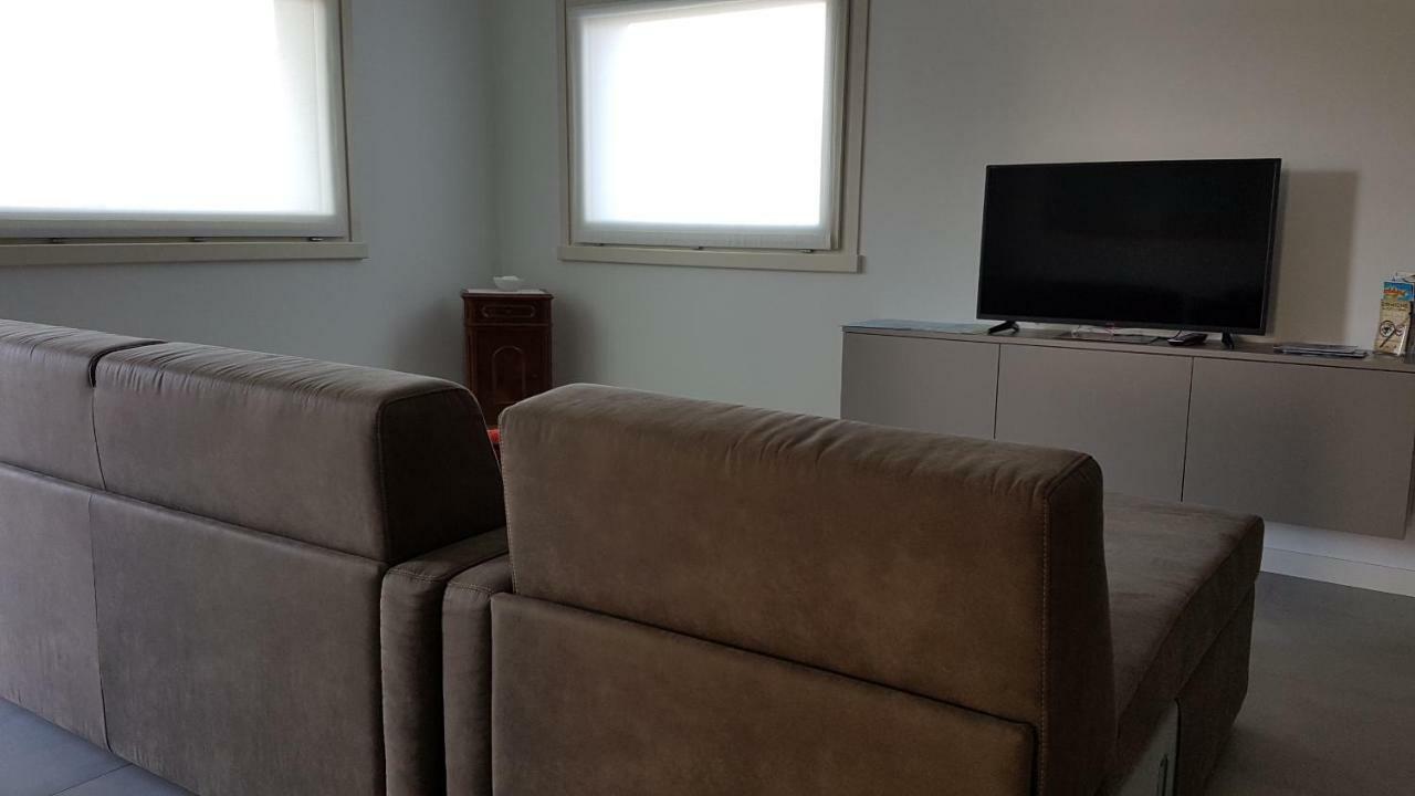Alma Apartment Сирмионе Екстериор снимка